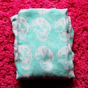 ⚡️ Rue 21 Skull Scarf